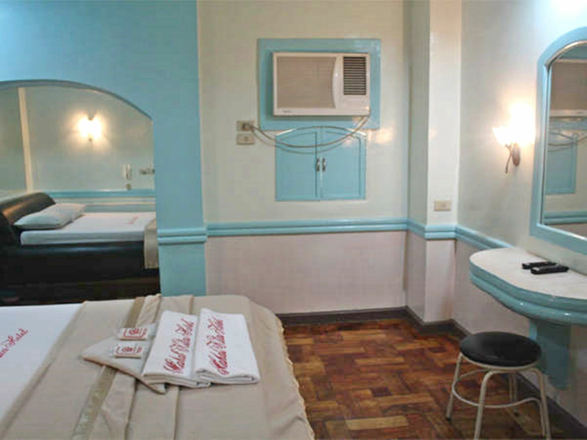 Mahal Kita Drive Inn Pasay Bagian luar foto
