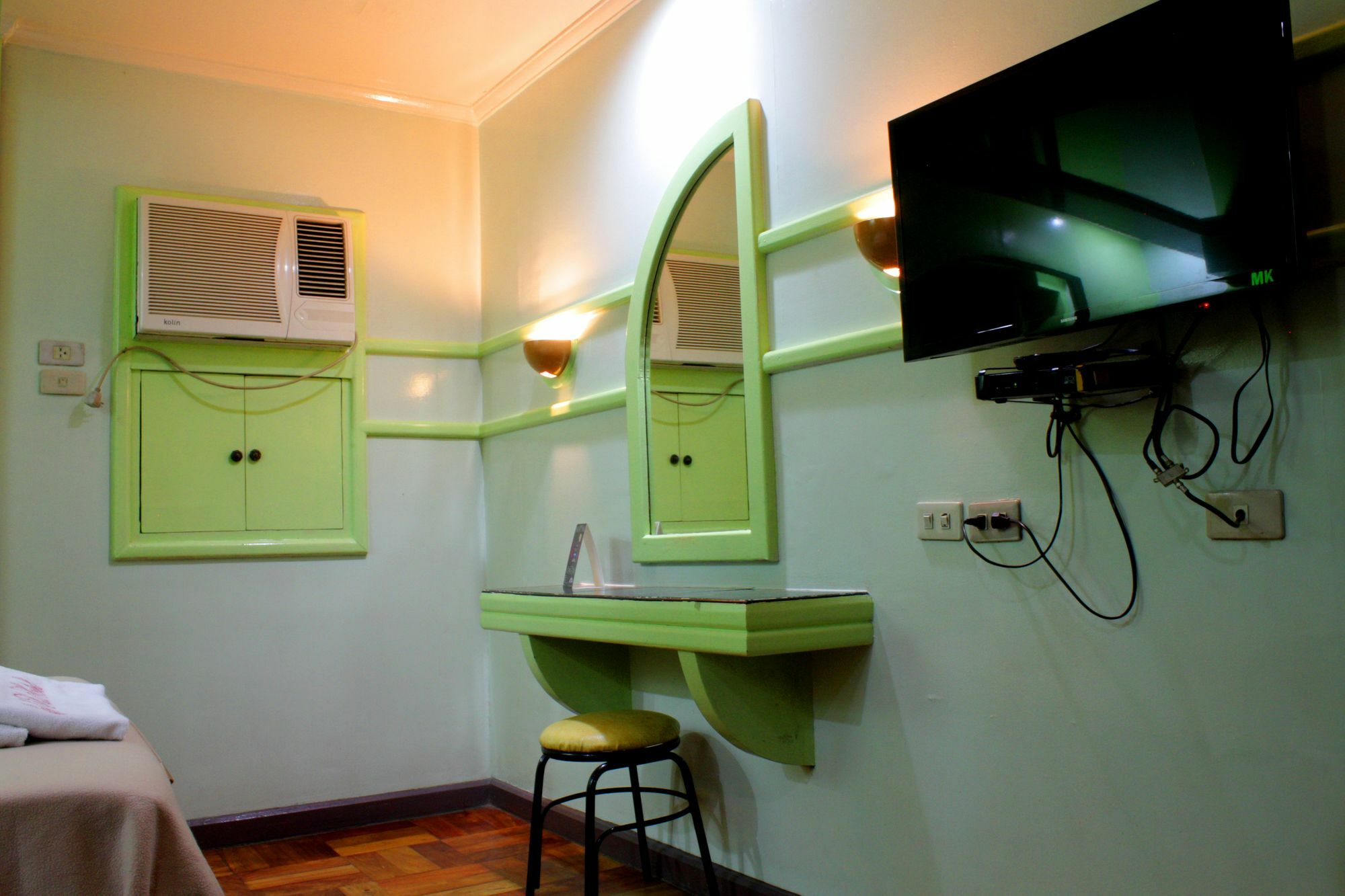 Mahal Kita Drive Inn Pasay Bagian luar foto